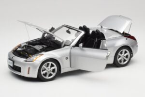 Nissan 350Z Z33 Roadster Diamond Srebrny AUTOart 1:18 77371 Metal — zdjęcie 2 z 8