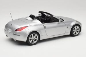 Nissan 350Z Z33 Roadster Diamond Srebrny AUTOart 1:18 77371 Metal — zdjęcie 3 z 8