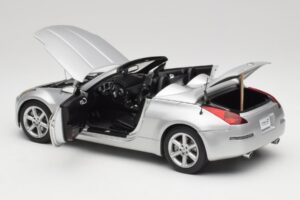 Nissan 350Z Z33 Roadster Diamond Srebrny AUTOart 1:18 77371 Metal — zdjęcie 5 z 8