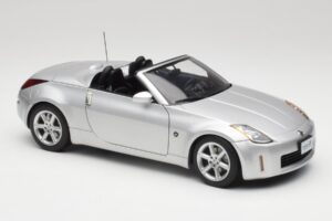 Nissan 350Z Z33 Roadster Diamond Srebrny AUTOart 1:18 77371 Metal — zdjęcie 6 z 8
