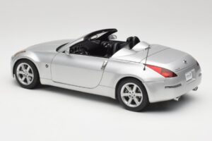 Nissan 350Z Z33 Roadster Diamond Srebrny AUTOart 1:18 77371 Metal — zdjęcie 7 z 8
