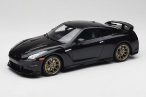 Nissan GT-R R35 Takumi Edition Midnight Purple GT Spirit 1:18 GT932 Żywica
