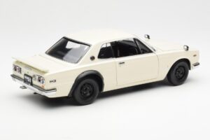 Nissan Skyline 2000 GT-R KPGC110 Biały Kyosho 1:18 08127W Metal — zdjęcie 3 z 8