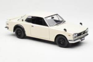 Nissan Skyline 2000 GT-R KPGC110 Biały Kyosho 1:18 08127W Metal — zdjęcie 6 z 8