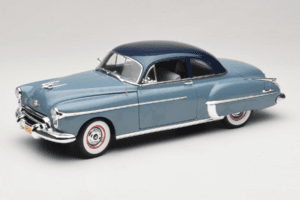 Oldsmobile 88 Niebieski Grease Auto World 1:18 AWSS103/06 Metal