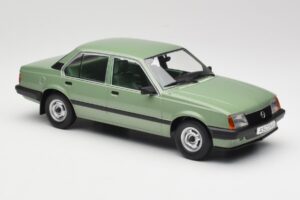 Opel Ascona C Metallic Light Green MCG 1:18 MCG18458 Metal — zdjęcie 4 z 6