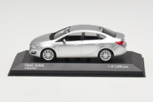 Opel Astra J Srebrny Minichamps 1:43 410042000 Metal