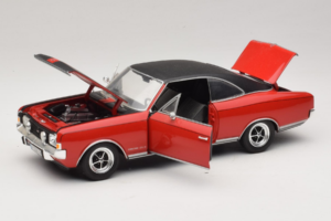 Opel Commodore GS/E Czerwony Revell 1:18 8826 Metal — zdjęcie 2 z 8
