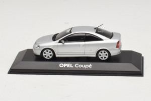 Opel Coupe Bertone Srebrny Minichamps 1:43 B24910027 Metal
