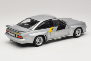 Opel Manta 400 Homologation Srebrny Revell 1:18 8491 Metal — zdjęcie 2 z 6