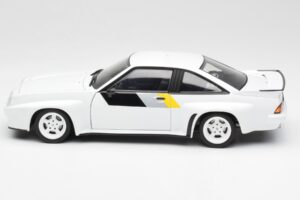 Opel Manta 400 Homologation Biały Revell 1:18 8819 Metal — zdjęcie 4 z 8
