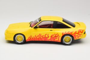 Opel Manta B Mattig Żółty z Płomieniem MCG 1:18 MCG18115 Metal — zdjęcie 3 z 6