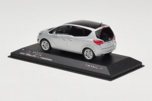 Opel Meriva B Srebrny Metallic Minichamps 1:43 400040000 Metal — zdjęcie 3 z 4