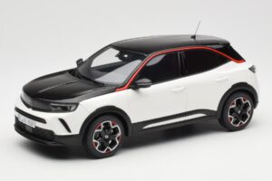 Opel Mokka-E GS Line Jada Biały Otto 1:18 OT1045 Żywica