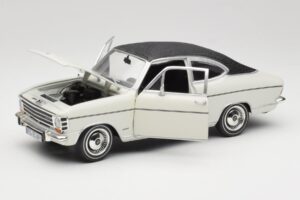 Opel Olympia A Coupe Biały Czarny Revell 1:18 8446 Metal — zdjęcie 2 z 8
