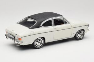Opel Olympia A Coupe Biały Czarny Revell 1:18 8446 Metal — zdjęcie 3 z 8