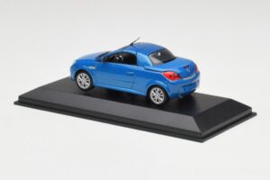 Opel Tigra Twin Top Niebieski Minichamps 1:43 919084 Metal — zdjęcie 3 z 4