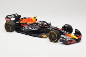 Oracle Red Bull Racing RB18 #11 S. Perez Miami GP 2022 Minichamps 1:18 110220511 Metal — zdjęcie 4 z 6