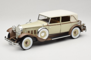 Packard Brewster Biały Signature Models 1:18 PACKARD001 Metal