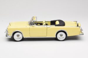 Packard Caribbean Kabriolet Żółty Road Signature 1:18 92798 Metal — zdjęcie 4 z 8