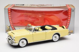 Packard Caribbean Kabriolet Żółty Road Signature 1:18 92798 Metal — zdjęcie 8 z 8
