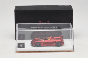 Pagani Huayra Roadster Tricolore Czerwony Henson & Heaven 1:64 PHRTR01 Metal — zdjęcie 7 z 7