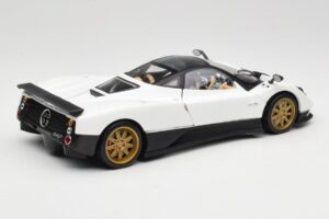 Pagani Zonda F Biały Mondo Motors 1:18 157655 Metal — zdjęcie 3 z 8