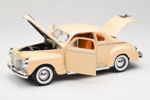 Plymouth Coupe Beżowy Road Signature 1:18 92398 Metal — zdjęcie 2 z 8