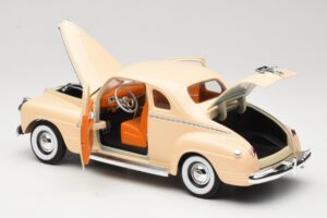 Plymouth Coupe Beżowy Road Signature 1:18 92398 Metal — zdjęcie 5 z 8
