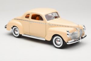 Plymouth Coupe Beżowy Road Signature 1:18 92398 Metal — zdjęcie 6 z 8