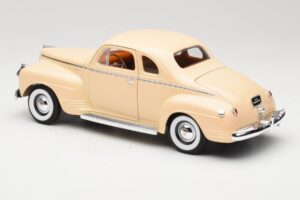 Plymouth Coupe Beżowy Road Signature 1:18 92398 Metal — zdjęcie 7 z 8