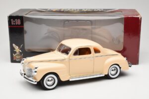 Plymouth Coupe Beżowy Road Signature 1:18 92398 Metal — zdjęcie 8 z 8