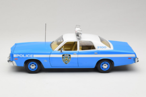 Plymouth Fury Police Pursuit New York Police Department GreenLight 1:18 19043 Metal — zdjęcie 4 z 8
