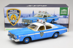 Plymouth Fury Police Pursuit New York Police Department GreenLight 1:18 19043 Metal — zdjęcie 8 z 8