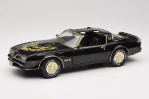 Pontiac Firebird Trans Am SE Smokey and the Bandit Joyride 1:18 33121 Metal