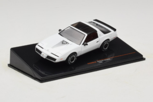 Pontiac Firebird Biały IXO 1:43 CLC582N Metal — zdjęcie 2 z 4