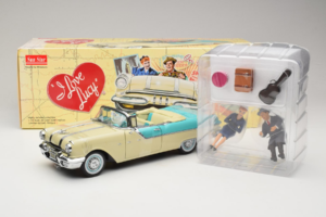 Pontiac Star Chief I Love Lucy Nautilus Blue Biały Sun Star 1:18 5057 Metal — zdjęcie 7 z 7