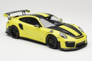 Porsche 911 GT2 RS 991.2 Weissach Package Zielony Czarne Felgi Minichamps 1:18 155068300-1 Metal — zdjęcie 4 z 6