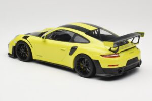 Porsche 911 GT2 RS 991.2 Weissach Package Zielony Czarne Felgi Minichamps 1:18 155068300-1 Metal — zdjęcie 5 z 6