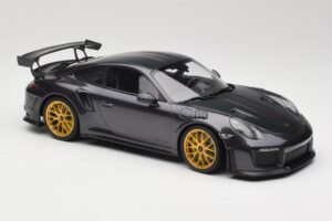 Porsche 911 991.2 GT2 RS Weissach Package Purple Metallic Z Złotymi Kołami Magnezowymi Minichamps 1:18 153068322 Metal — zdjęcie 4 z 6