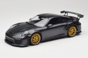 Porsche 911 991.2 GT2 RS Weissach Package Purple Metallic Z Złotymi Kołami Magnezowymi Minichamps 1:18 153068322 Metal