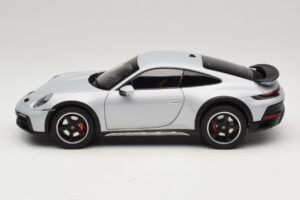 Porsche 911 992 Dakar Ice Grey Metallic Norev 1:18 187242 Metal — zdjęcie 4 z 8