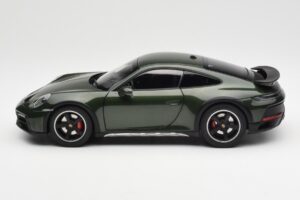 Porsche 911 992 Dakar Oak Zielony Metalik Norev 1:18 187241 Metal — zdjęcie 4 z 9