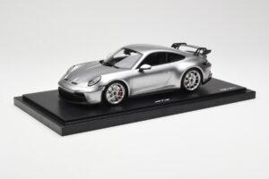 Porsche 911 992 GT3 Srebrny Minichamps 1:18 WAP0211510M004 Żywica