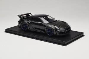 Porsche 911 992 TechArt GTstreet R Czarny Z Niebieskimi Kołami TechArt 1:18 REMC009 Żywica — zdjęcie 4 z 6
