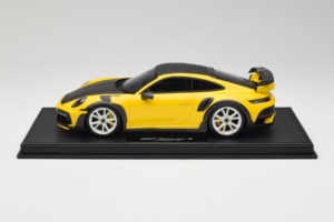 Porsche 911 992 TechArt GTstreet R Żółty Z Białymi Kołami TechArt 1:18 REMC015 Żywica