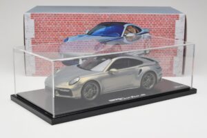 Porsche 911 Turbo S 992 Silver Bamboo Chromaflire With Display Case Spark 1:18 WAP0219100RTSS Żywica — zdjęcie 7 z 7