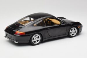 Porsche 911 996 Carrera Czarny Gate 1:18 1043 Metal — zdjęcie 3 z 8