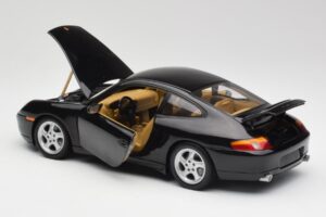 Porsche 911 996 Carrera Czarny Gate 1:18 1043 Metal — zdjęcie 5 z 8