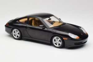 Porsche 911 996 Carrera Czarny Gate 1:18 1043 Metal — zdjęcie 6 z 8